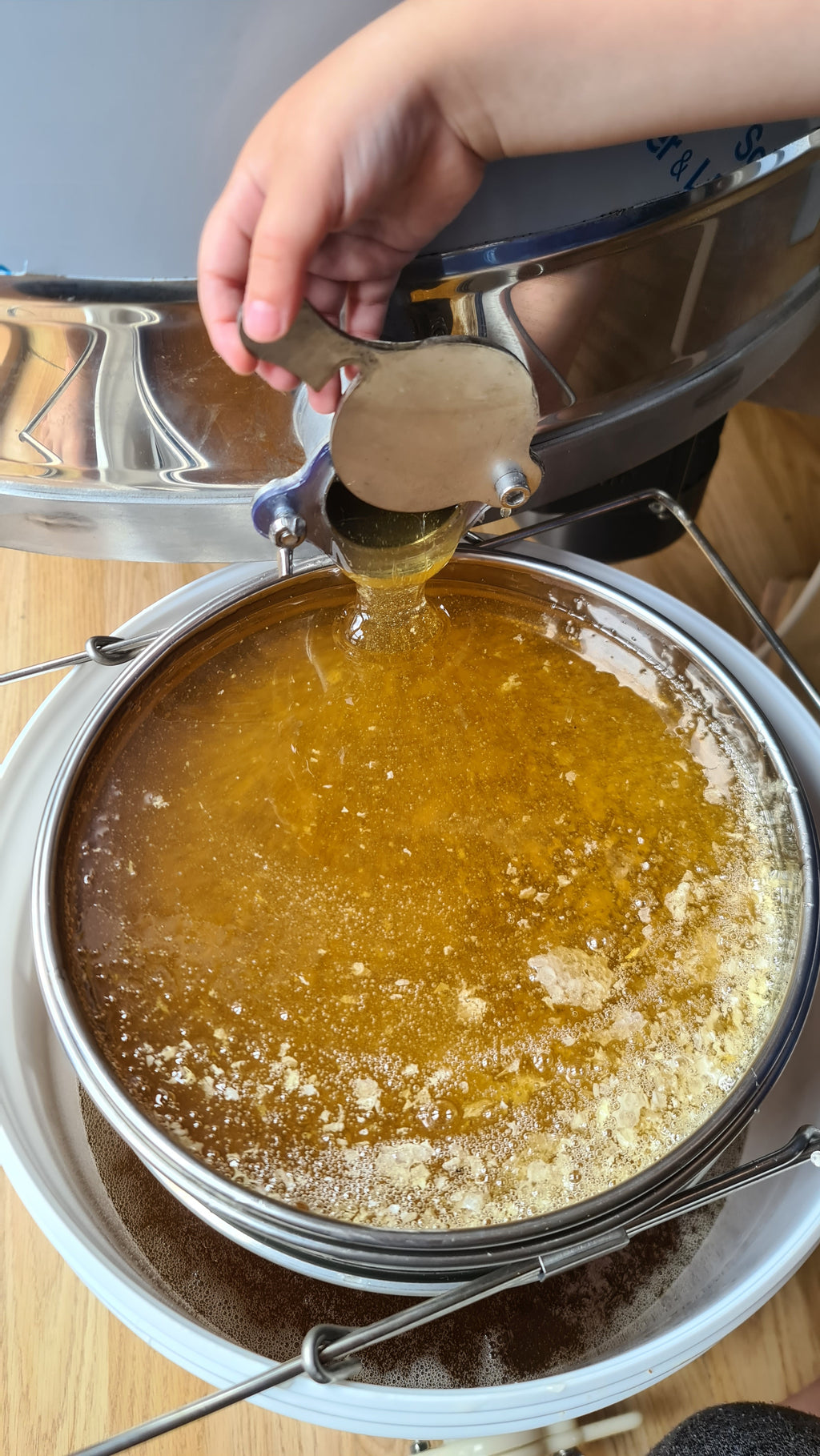 Golden Bees Spring Blossom Honey 950g | Raw Essex Honey